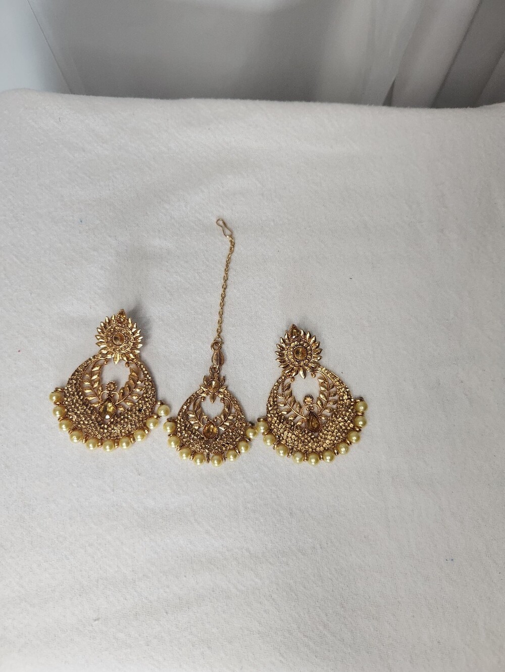 Gold-Tone Maang Tikka & Pearl-Trim Earring Set